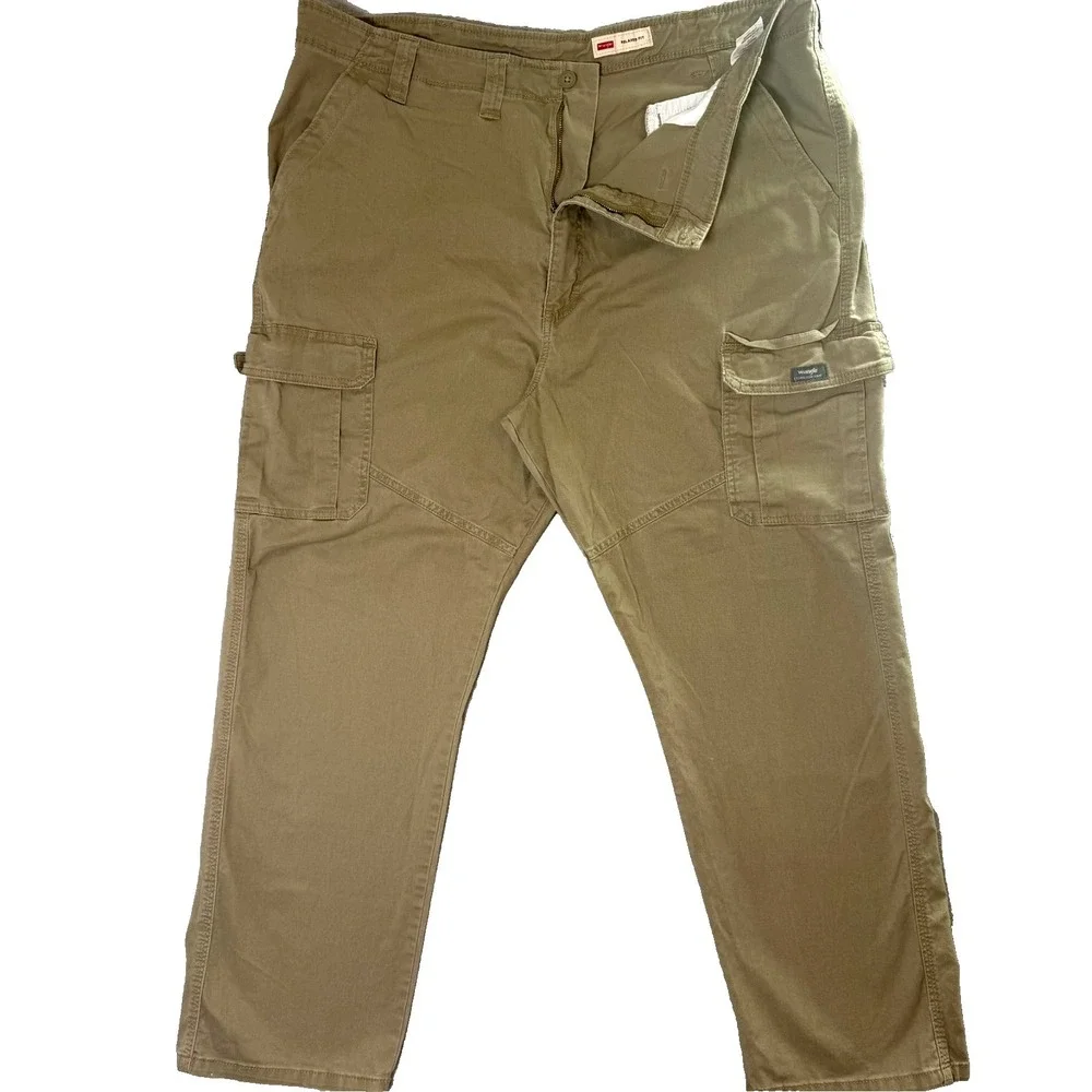 Wrangler Men's Cargo Pants Size 44x32 Khaki  Relaxed Fit Stretch Utility Casual